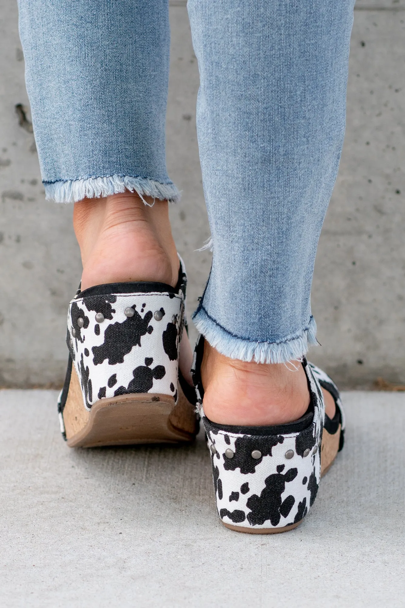 Besito 2 Wedge Slip On Sandals - Black & White