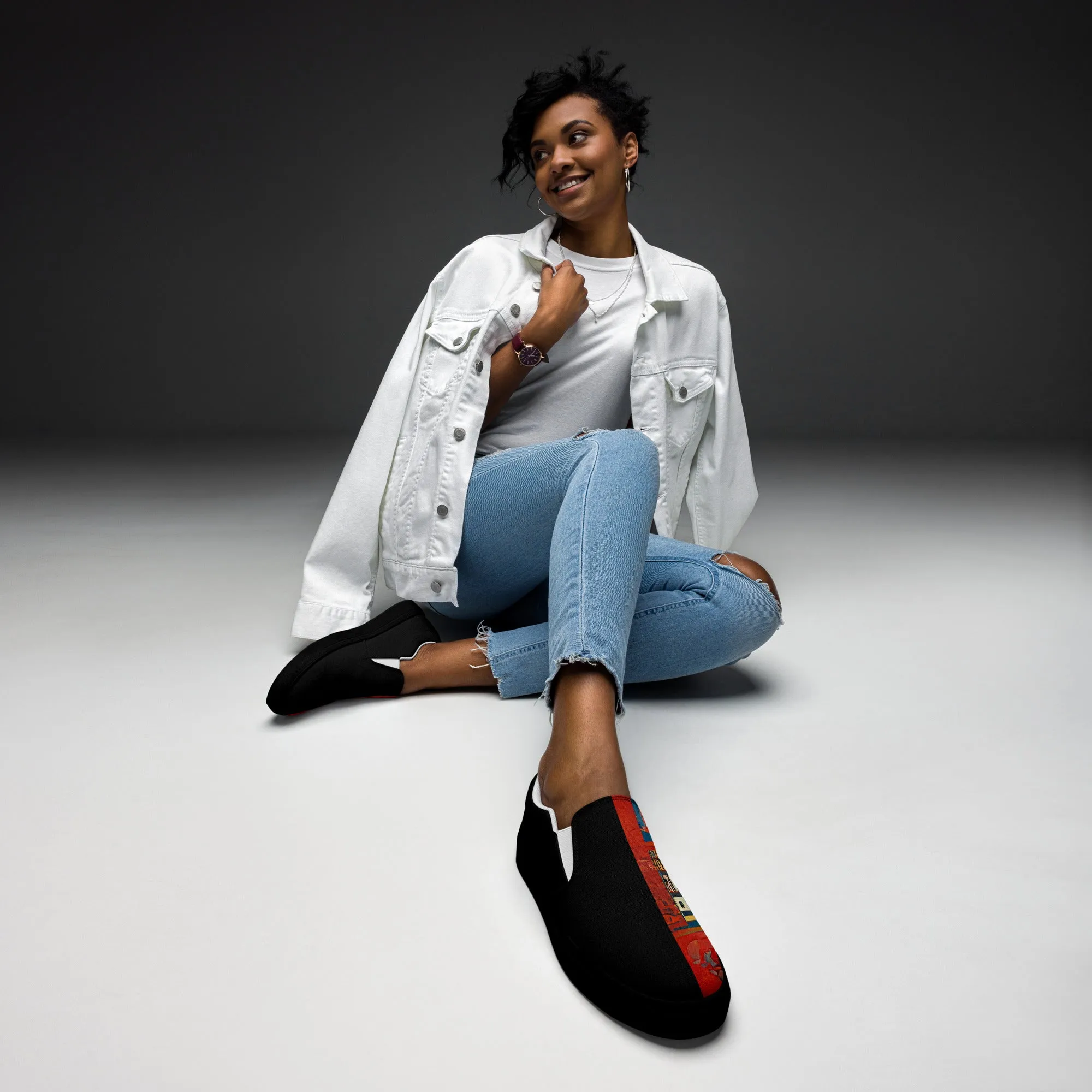 Half Black Half Hónghǎi - Womens Slip-On Canvas Shoes