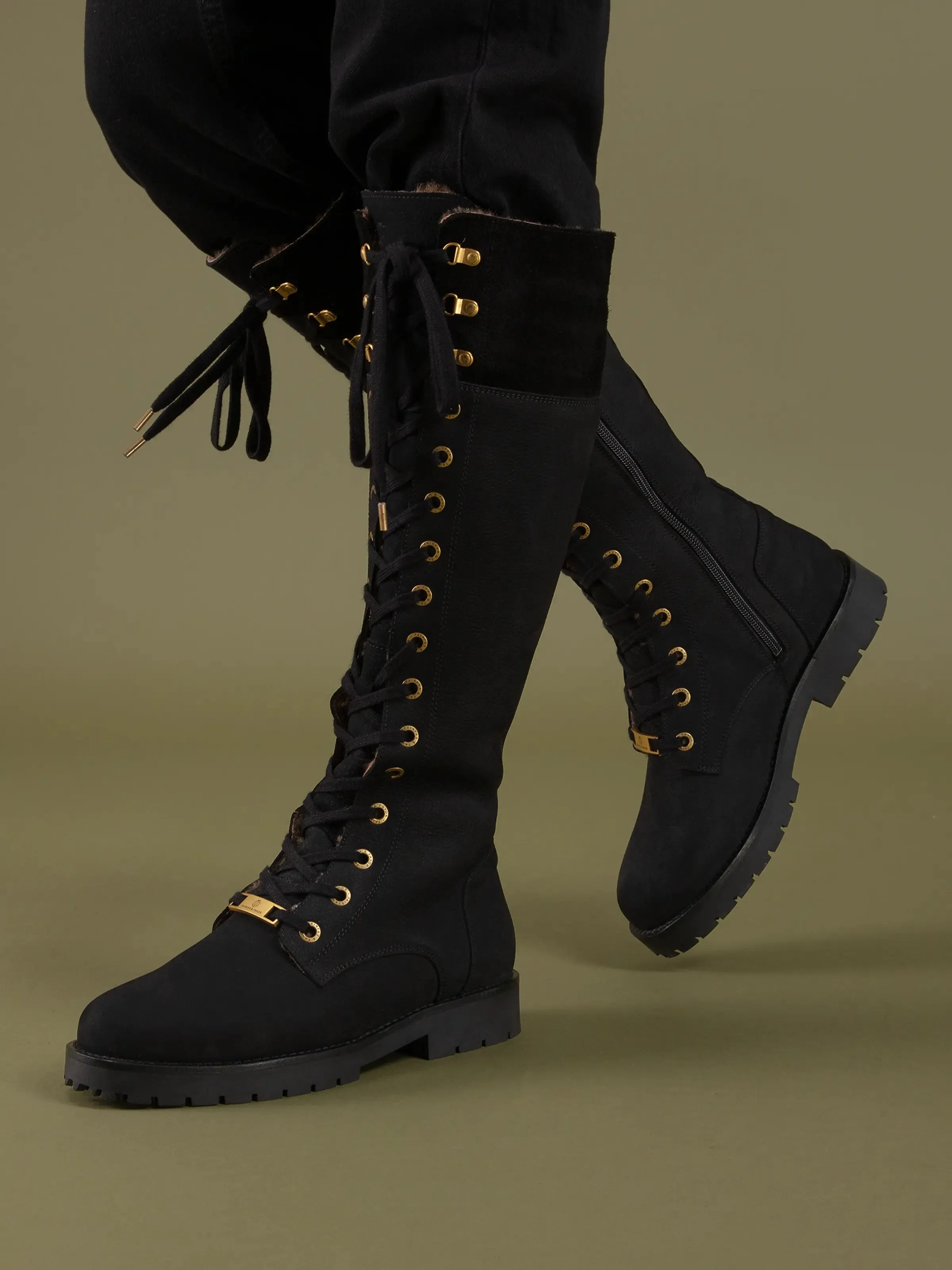 Knee High Shearling Lined Anglesey - Black Nubuck