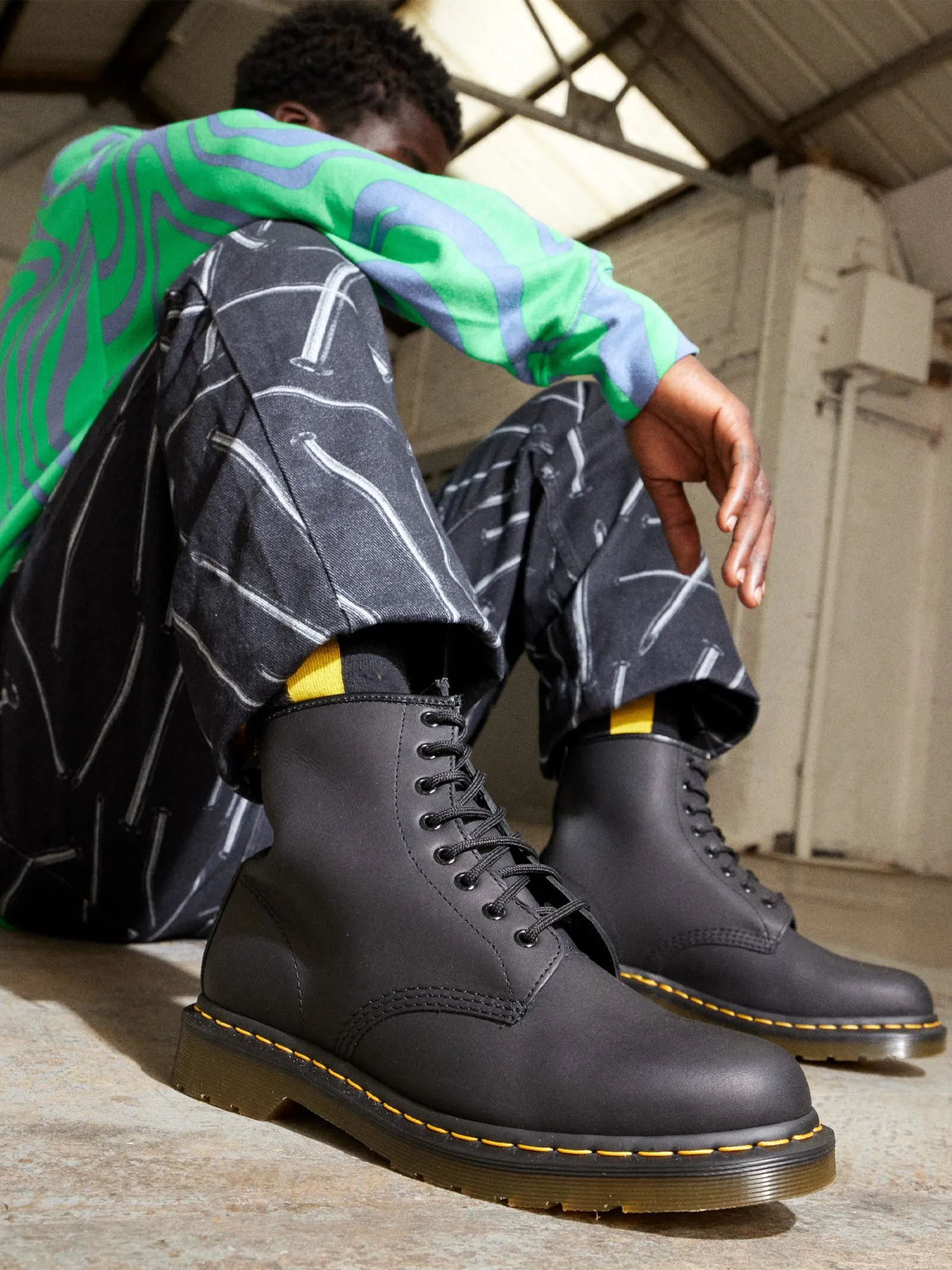 MENS DR MARTENS 1460 BOOT BOOTS